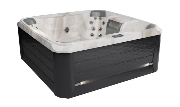 Sundance 680 Series McKinley hot tub with open seating and classic hydrotherapy jets